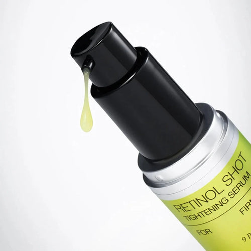 Le sérum au rétinol à la sortie du flacon