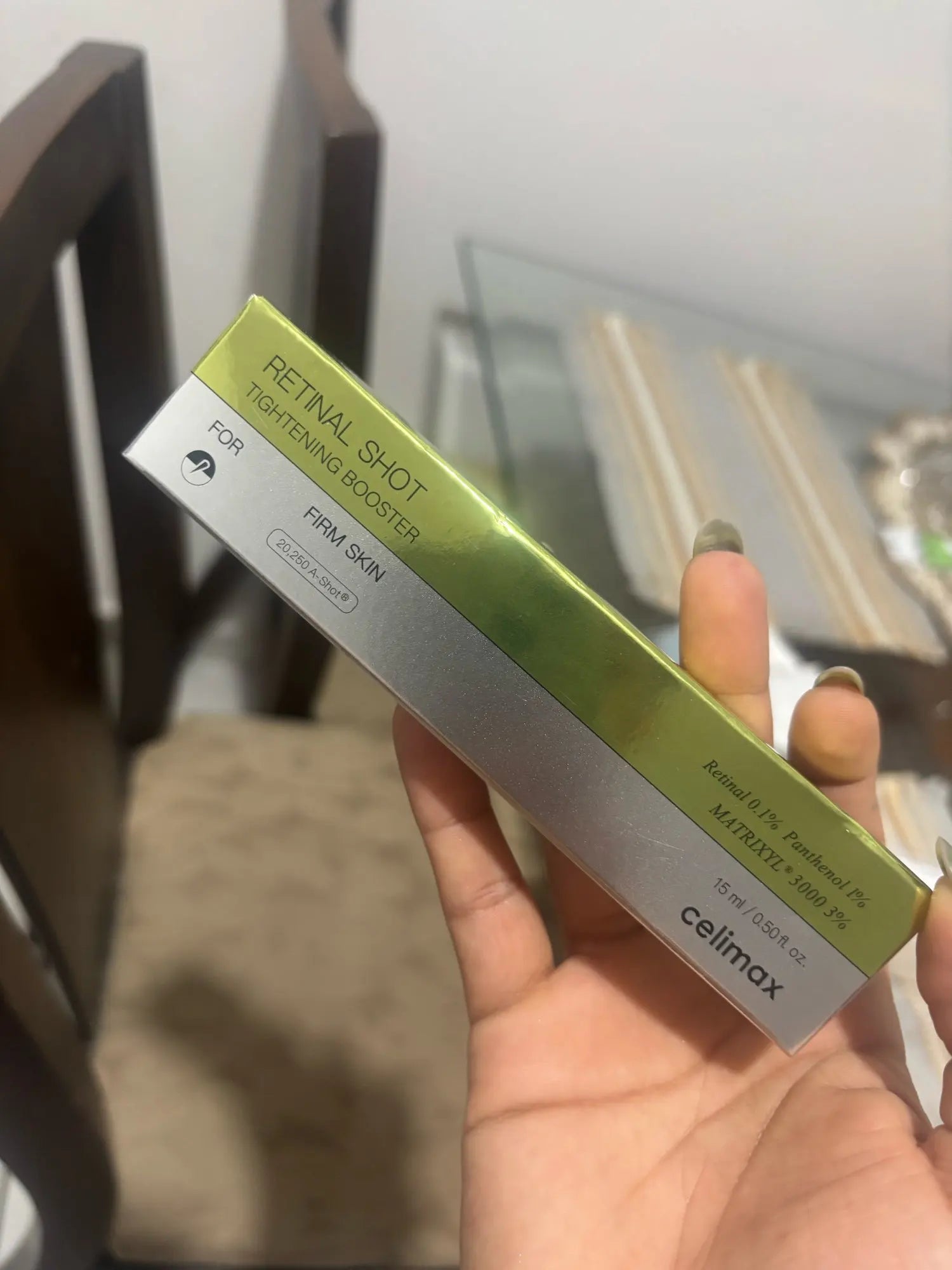 Photo d’une cliente ayant reçu le booster Celimax Retinal Shot